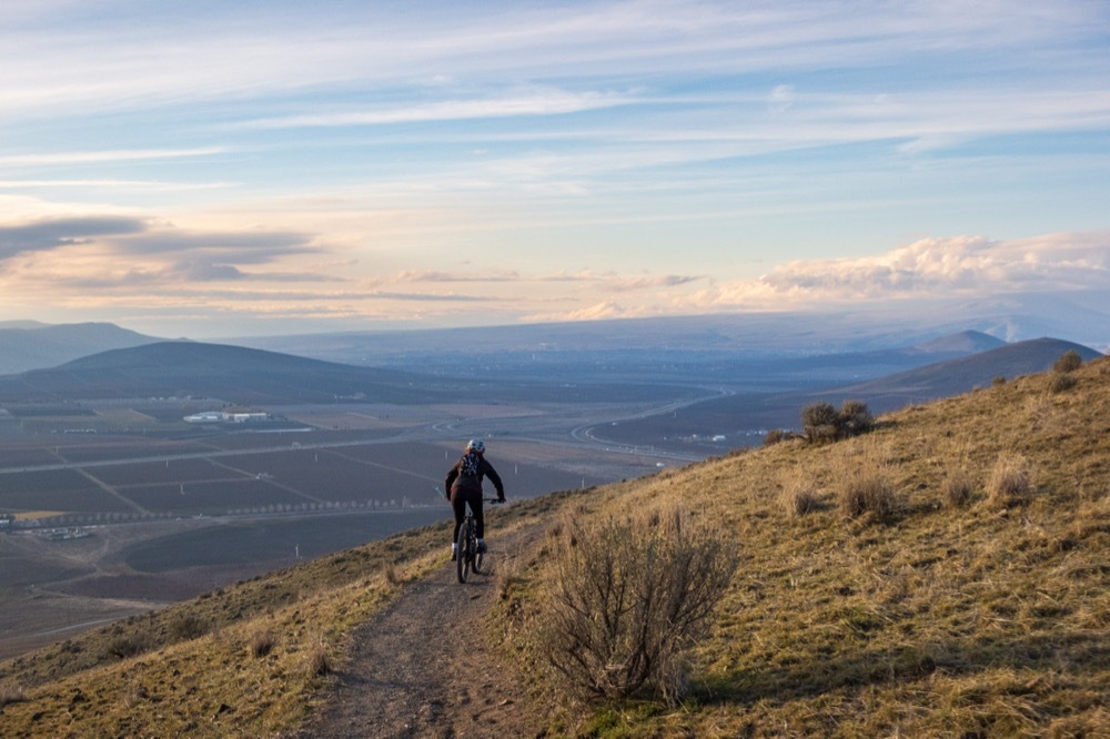 2025-04-25-sam-chou_badger_mountain_4350-001.jpg