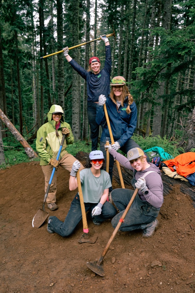 2026-03-12-2025_shovel_and_shred_emba_red_bull_holly_roa_hjr_photos__144-001.jpg