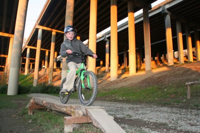 Colonnade bike hot sale park